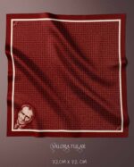 001 Atatürk Desenli Bordo Saten Fular 72x72 cm | Kare Fular, Atatürk İmzalı Şık Boyun Fuları, Cumhuriyet Temalı Premium Aksesuar - Görsel 2