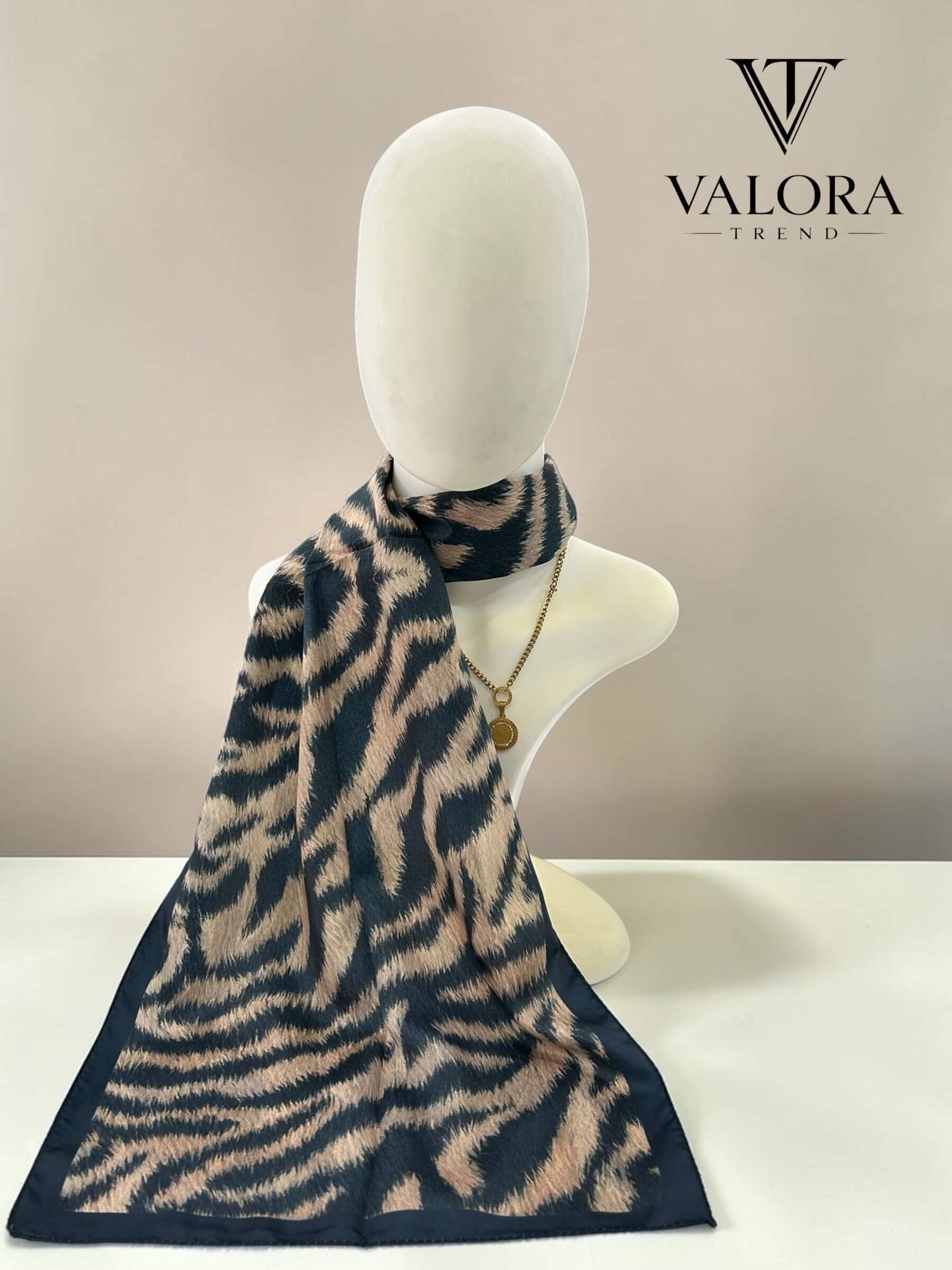 002 002 İpeksi Saten Fular - Zebra Desenli - Görsel 1