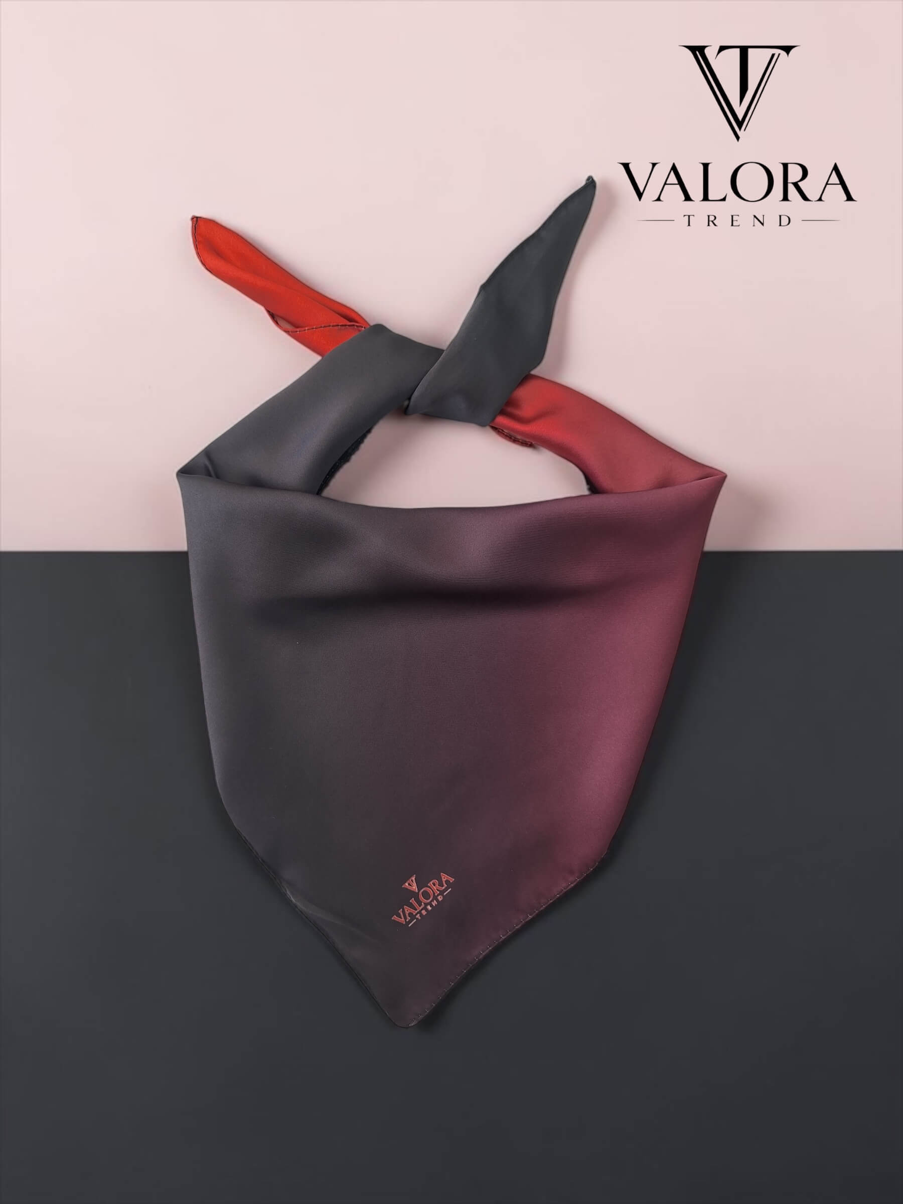 005 005 Siyah Kırmızı Degrade Saten Bandana - Görsel 1