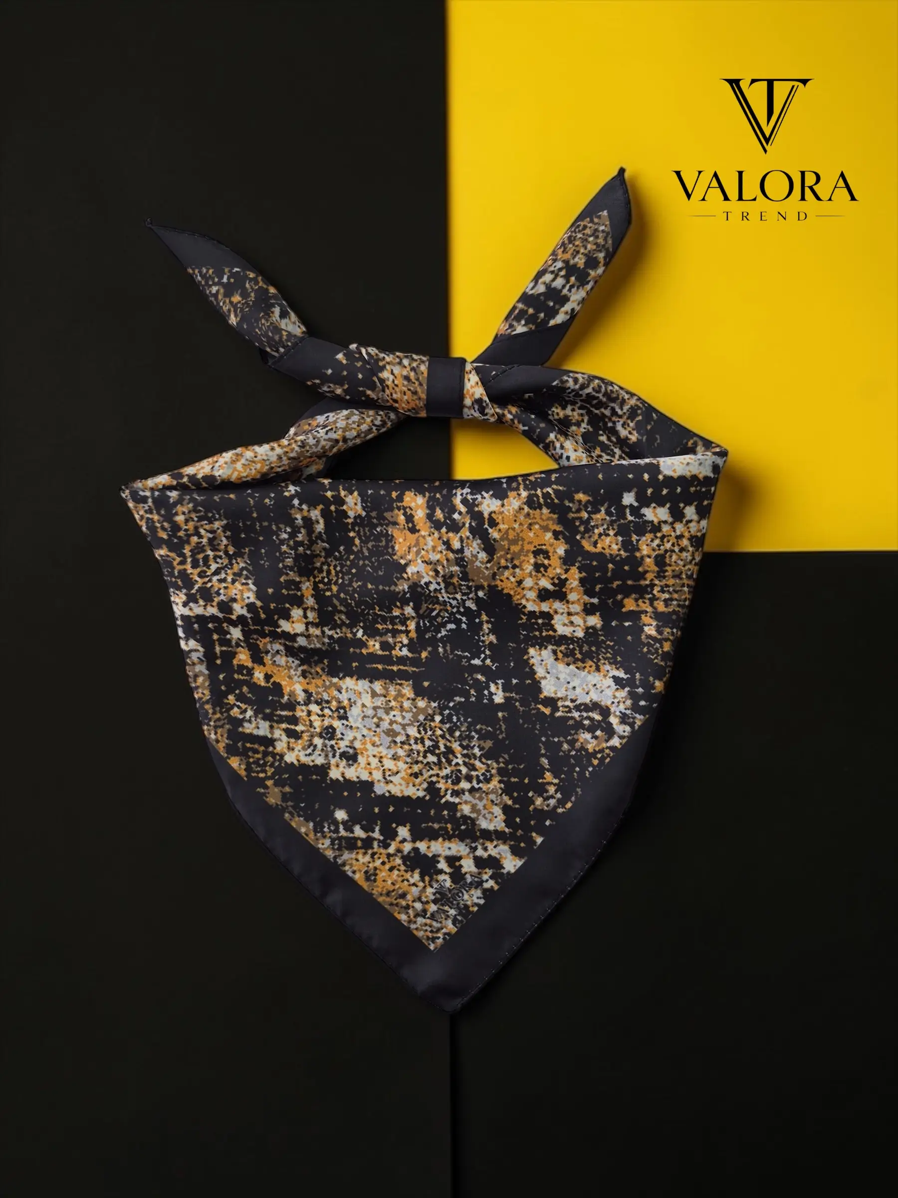 055 055 Yılan Desenli Bandana - Görsel 1