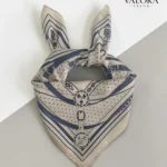 066 Zincir Desenli Saten Bandana Fular - Krem Lacivert Lüks Çanta Aksesuarı