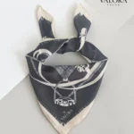 073 Trend Lüks Saten Bandana 57x57 cm - Siyah Ekru Geometrik Desenli