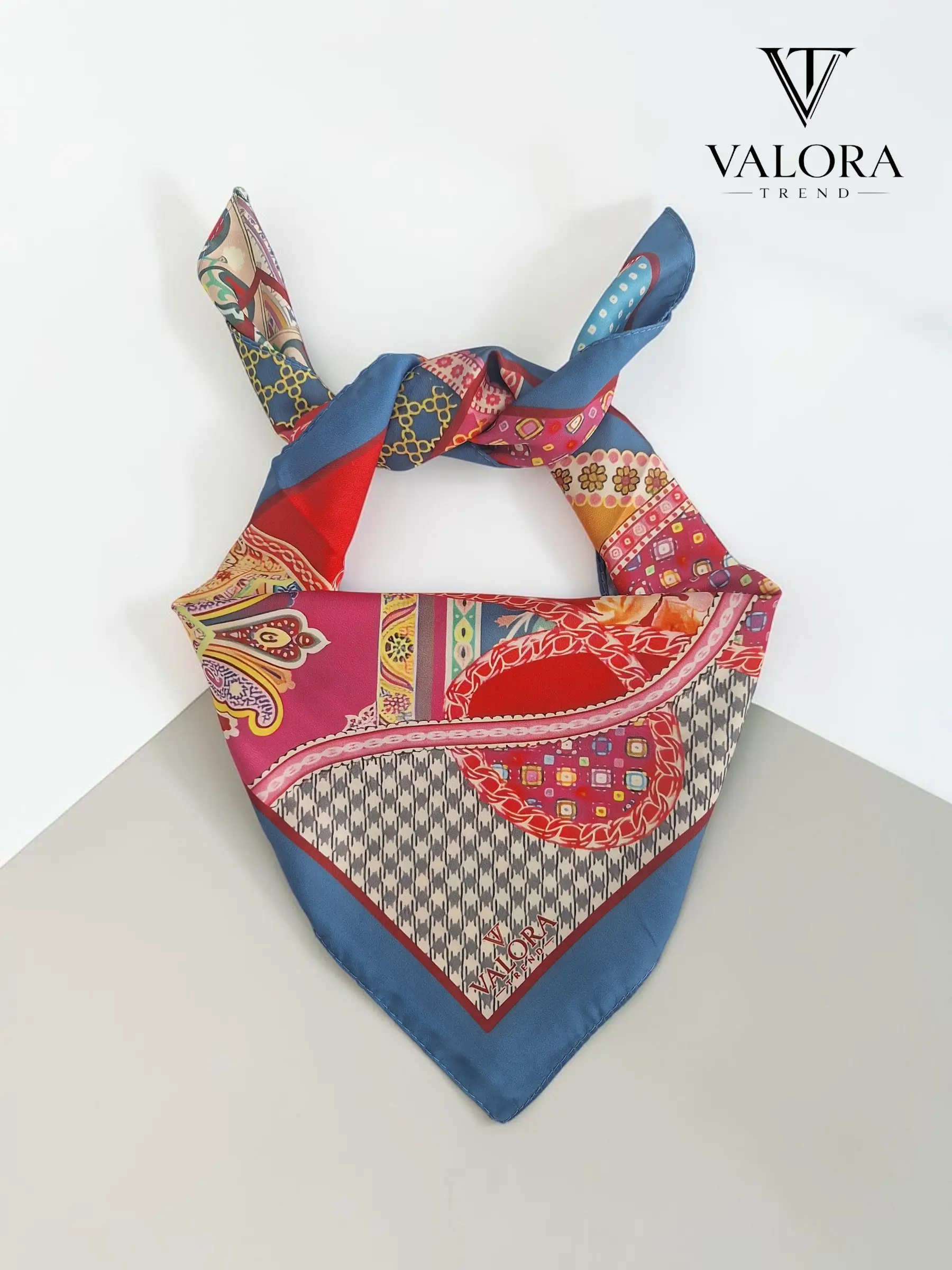 077 077 Patchwork Desenli Çiçekli Karma Motifli Saten Bandana - Görsel 1