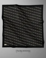 047 V Figürlü Modern Bandana - Görsel 3