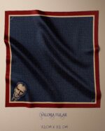002 72x72 cm Atatürk Temalı Saten Fular Bordo | Atatürk İmzalı Kare Fular, İpek Görünümlü Şal - Görsel 2