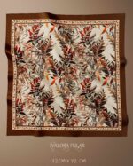 021 Valora Trend Sonbahar Yaprak Desenli Saten Fular 72x72 cm Kare Fular Kadın Boyun Fuları Saç Fuları Şık Çanta Aksesuarı - Görsel 3