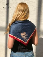 002 72x72 cm Atatürk Temalı Saten Fular Bordo | Atatürk İmzalı Kare Fular, İpek Görünümlü Şal