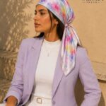 009 Pastel Çiçek Desenli Saten Fular 72x72 cm – Kadın Kare Fular, Floral Boyun Fuları, Saç Bandanası ve Çanta Aksesuarı