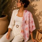 011 Deniz Kabuğu Desenli Saten Fular 72x72 cm – Pembe Yıldız Deniz Kabuğu Desenli Kare Eşarp, Boyun Fuları, Saç Bandanası, Çanta Aksesuarı