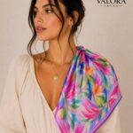 017 Valora Trend Tropikal Çiçek Desenli Saten Fular 72x72 cm Kare Fular Kadın Boyun Fuları Saç Fuları Renkli Şık Aksesuar